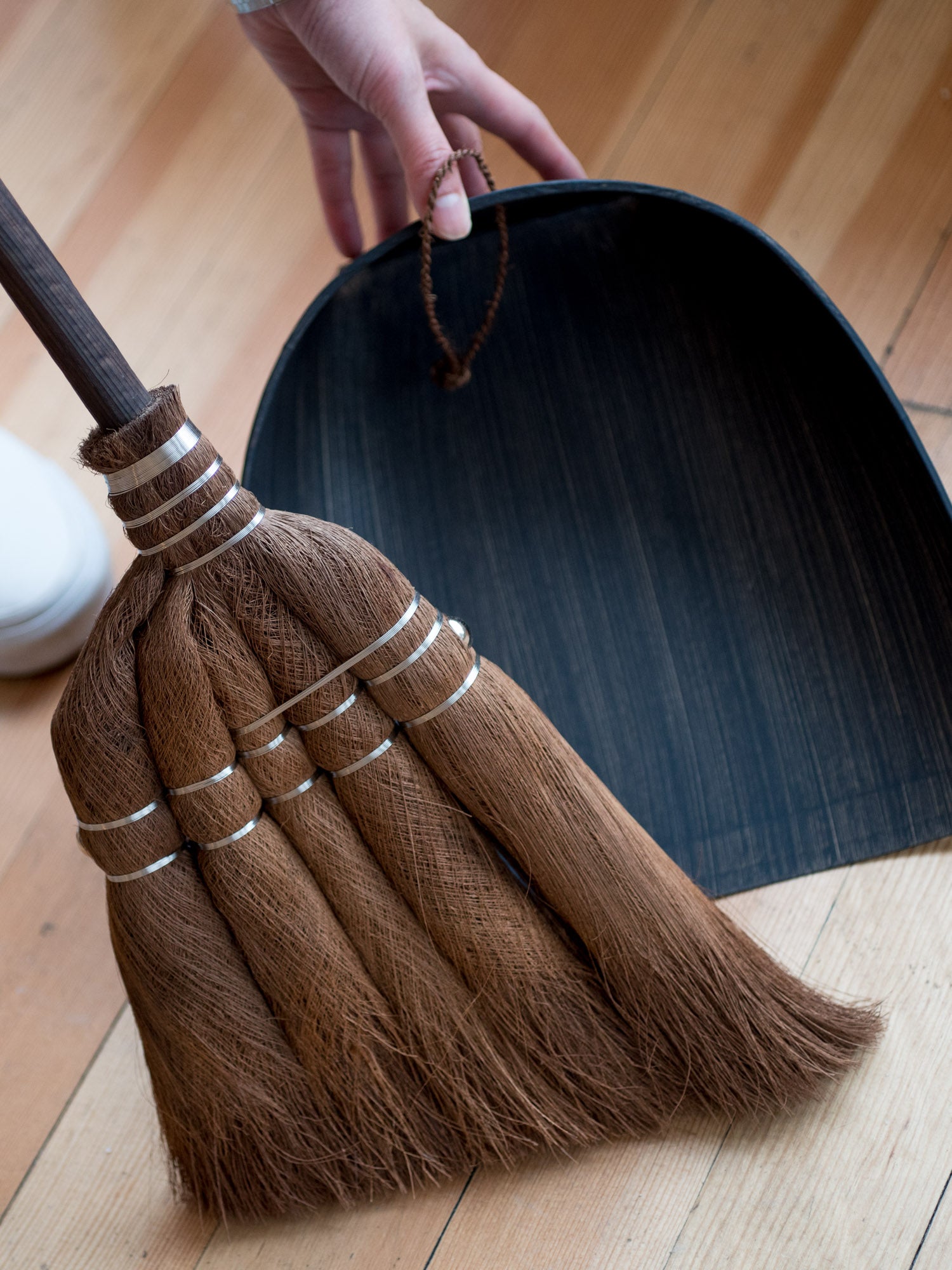 Shuro Long Broom with Hinoki Broomstick