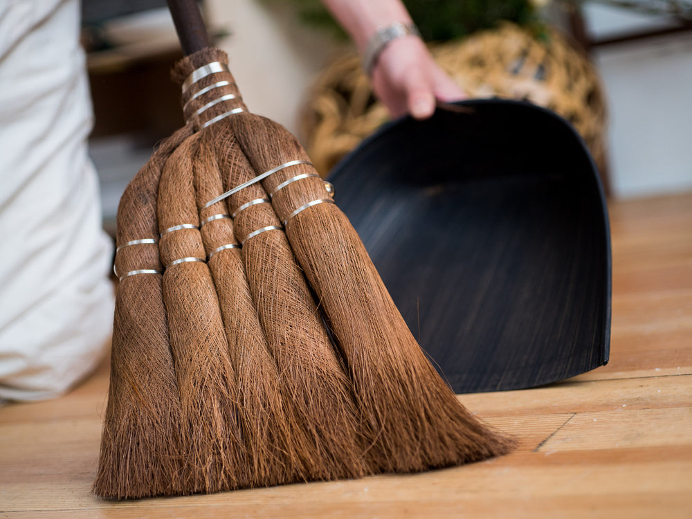 Shuro Long Broom with Hinoki Broomstick