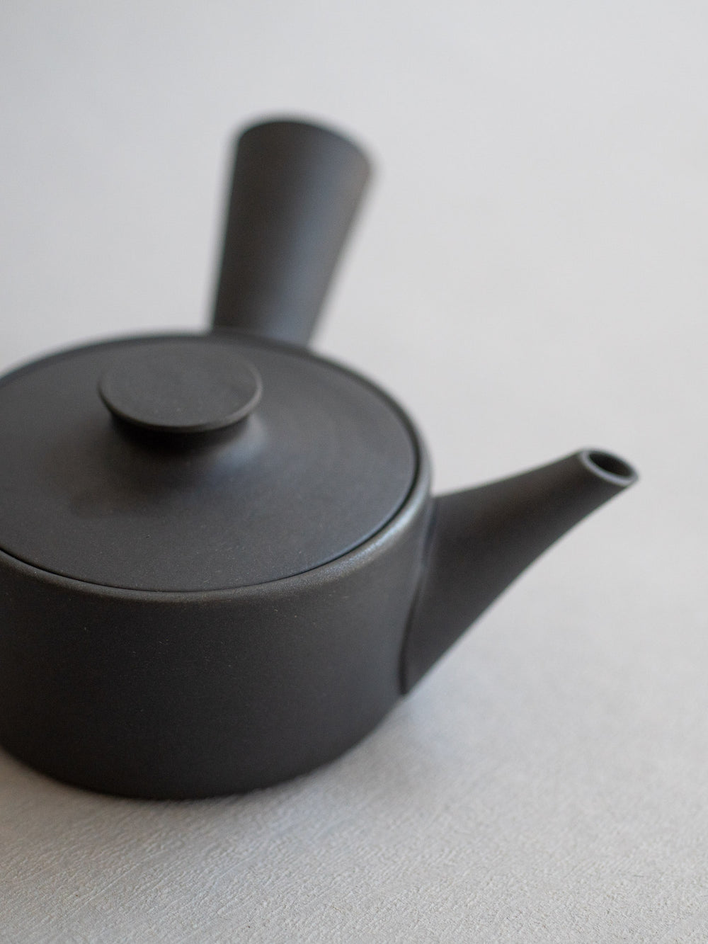 Kyu-su Teapot – Kuro