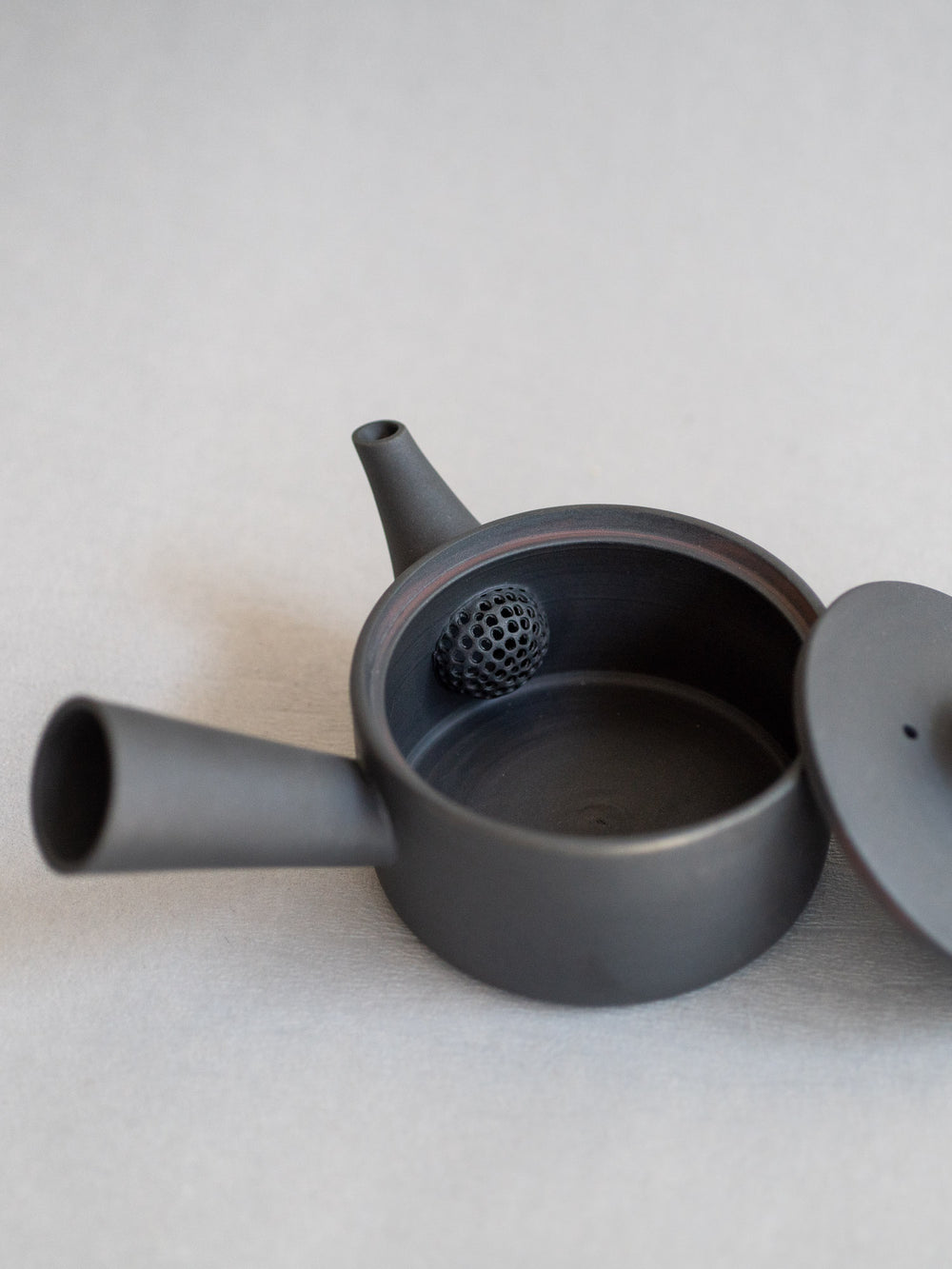 Kyu-su Teapot – Kuro